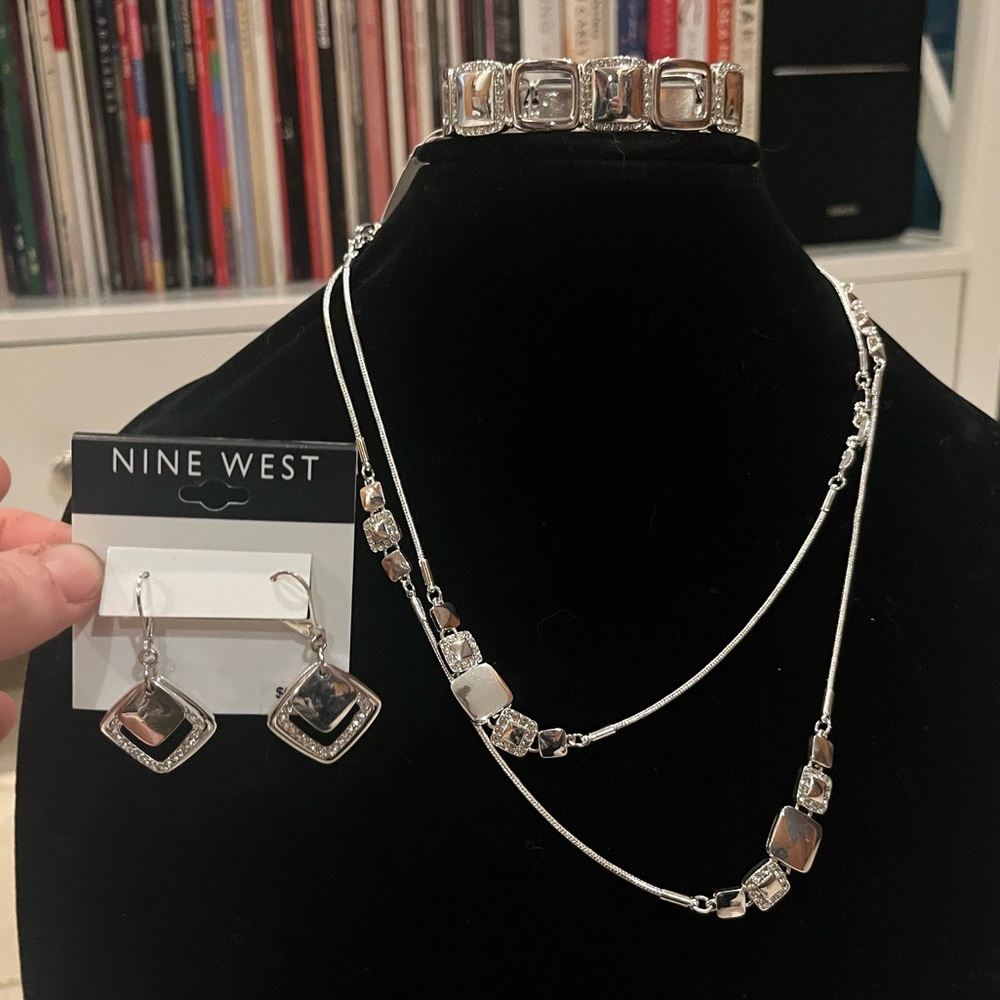 Nine West| women’s matching jewelry set